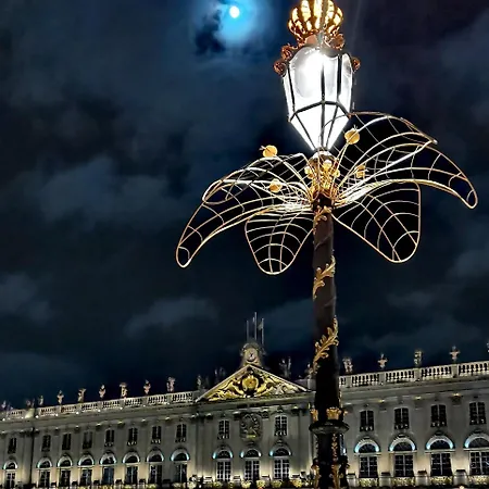 Proche De Centre, Cinéma Rénové Avec Parking Gratuit Nancy