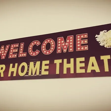 Proche De Centre, Cinéma Rénové Avec Parking Gratuit