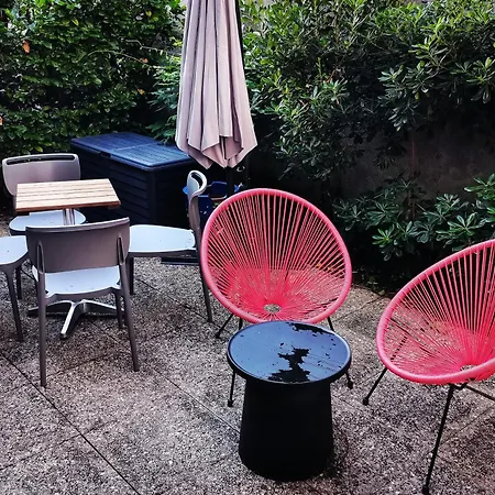 Proche De Centre, Cinema Renove Avec Parking Gratuit *